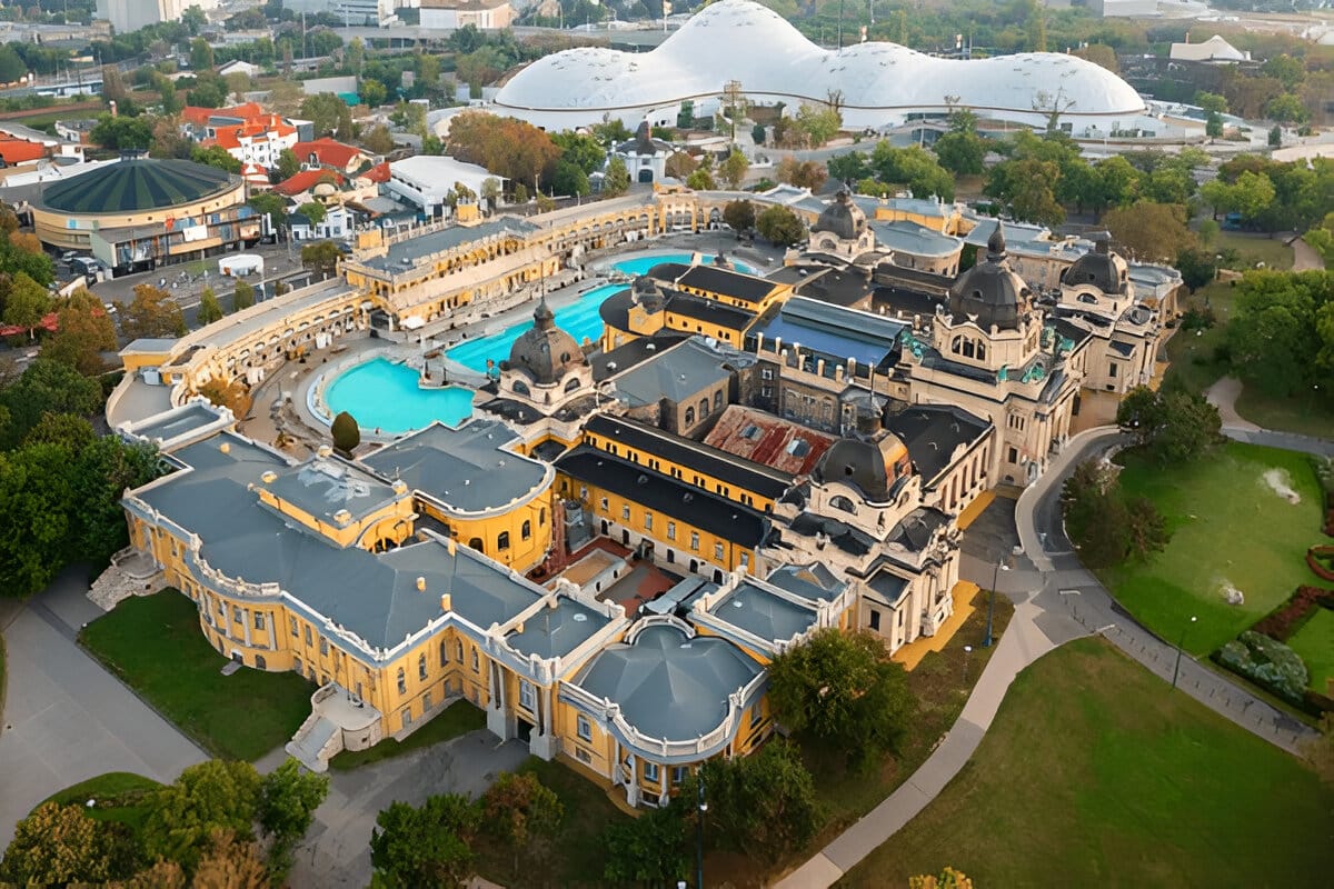 Banhos Szechenyi